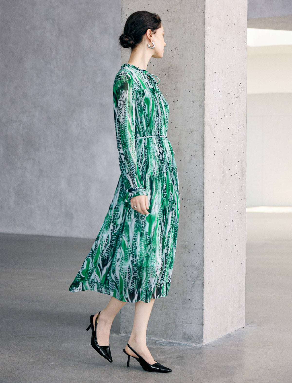 Green Geometric Print Belted Midi Dress