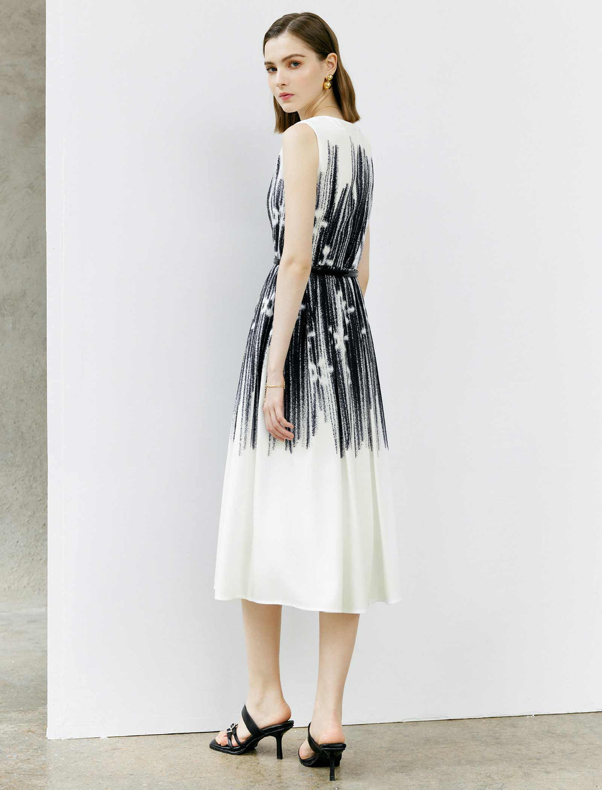 Printed Waist-Cinched Sleeveless Dress