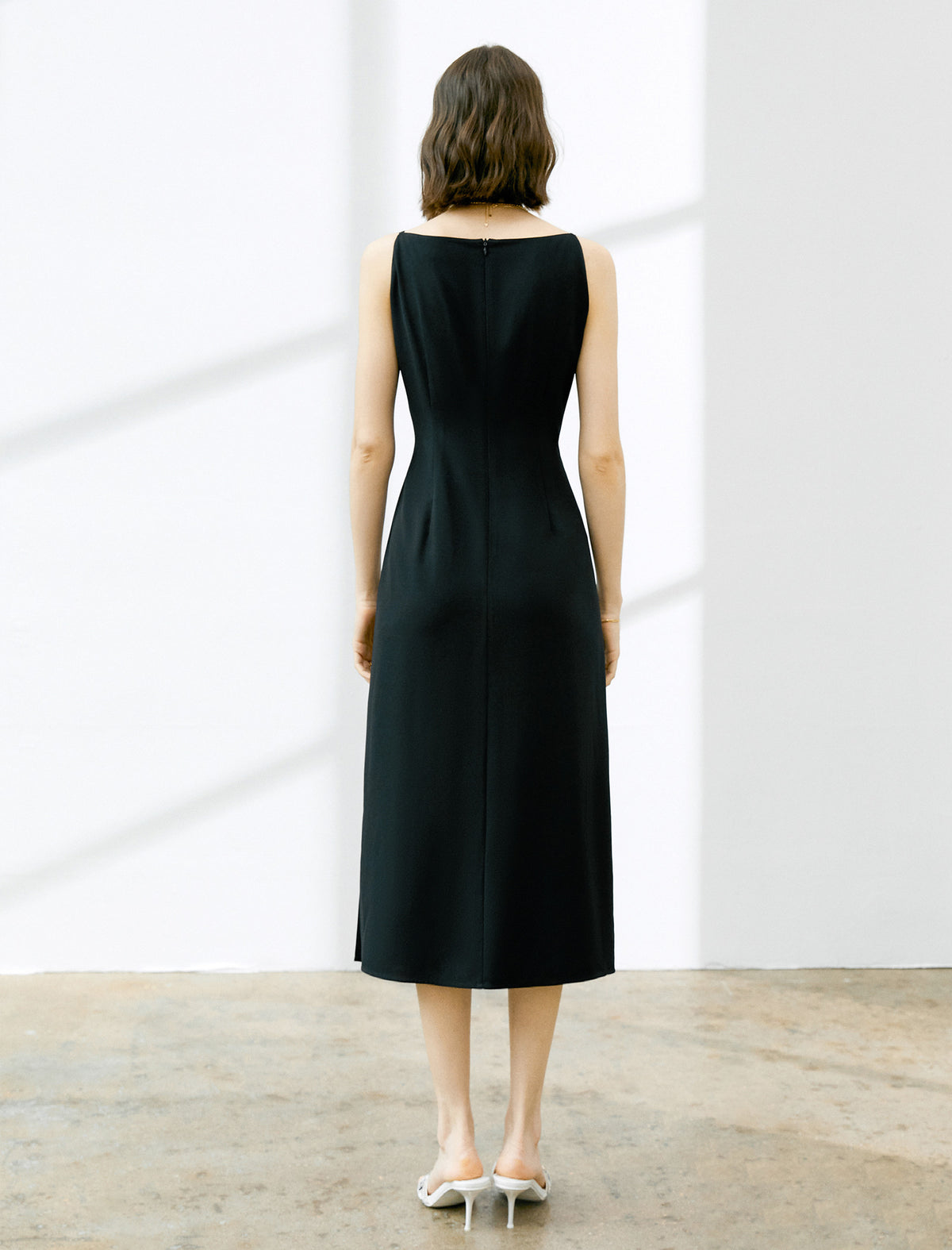 Black Boat Neck Sleeveless Midi Dress