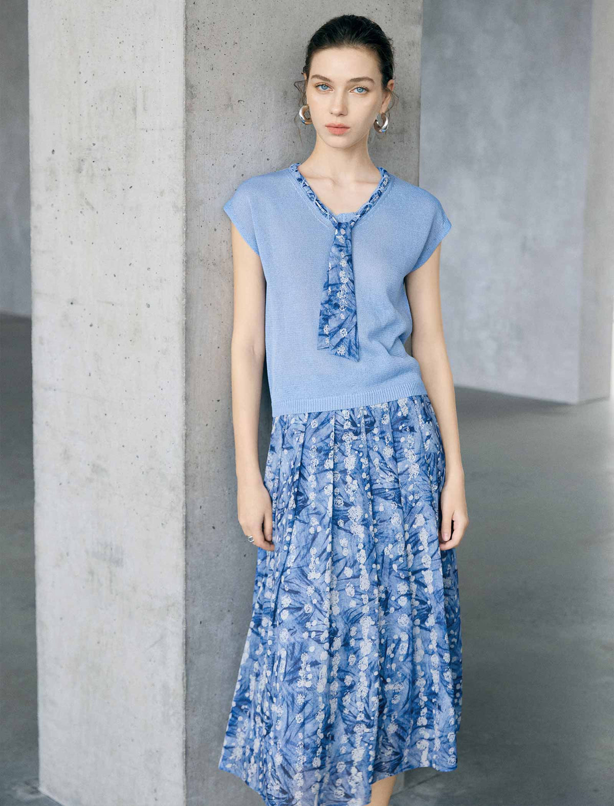 Light Blue Floral Print Neck Tie Cap Sleeve Knit Top