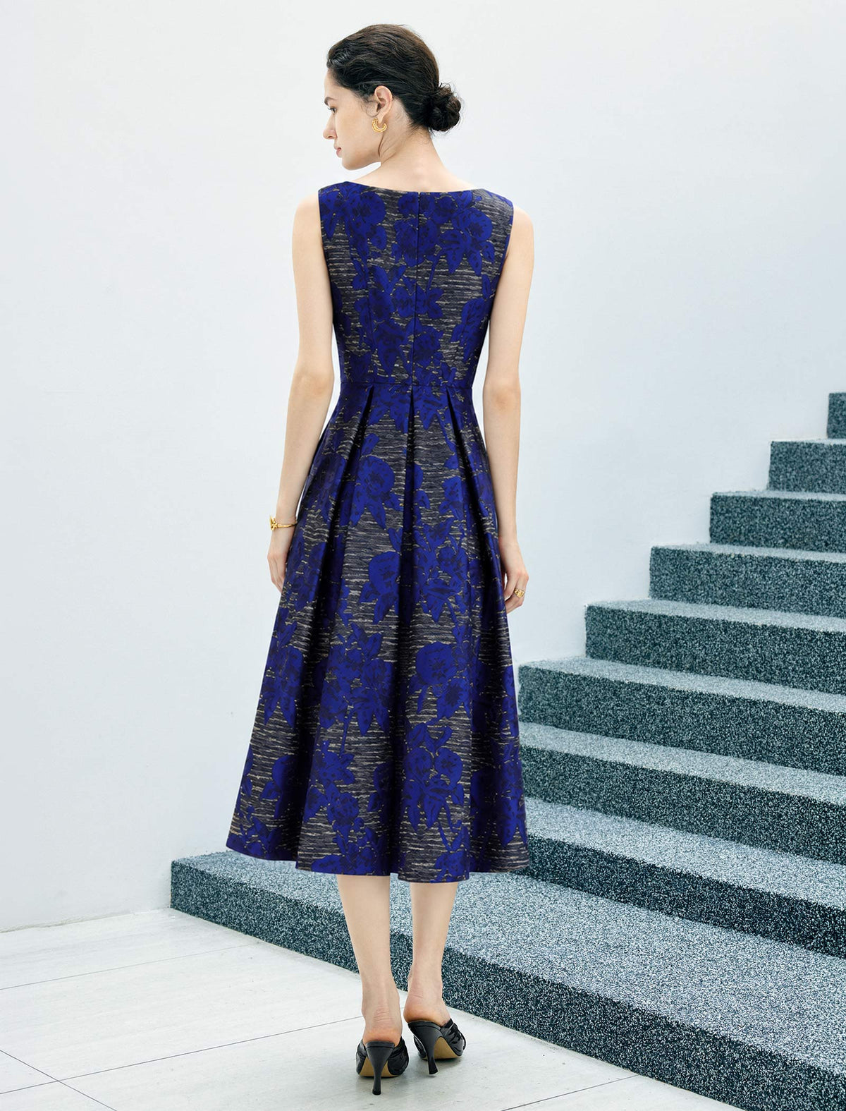 Floral Print Crewneck Sleeveless Fitted Midi Dress