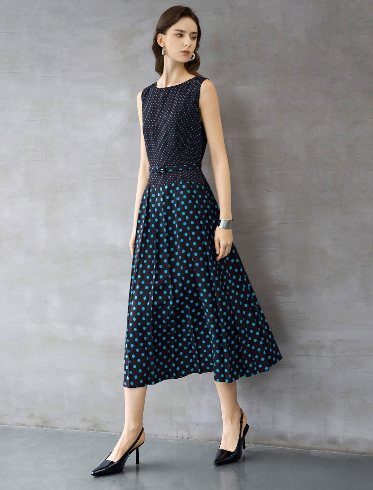 Black And Turquoise Polka Dot Pleated Sleeveless Midi Dress