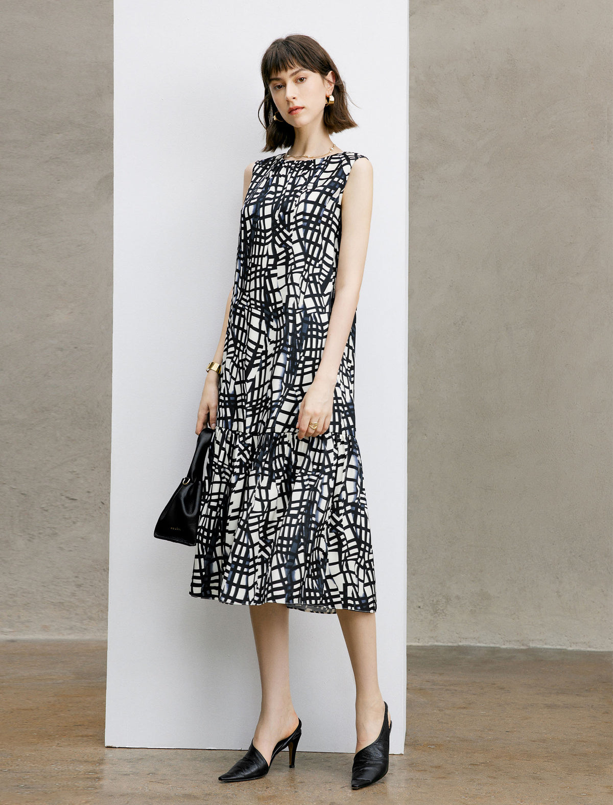 Geometric Print Sleeveless Midi Dress