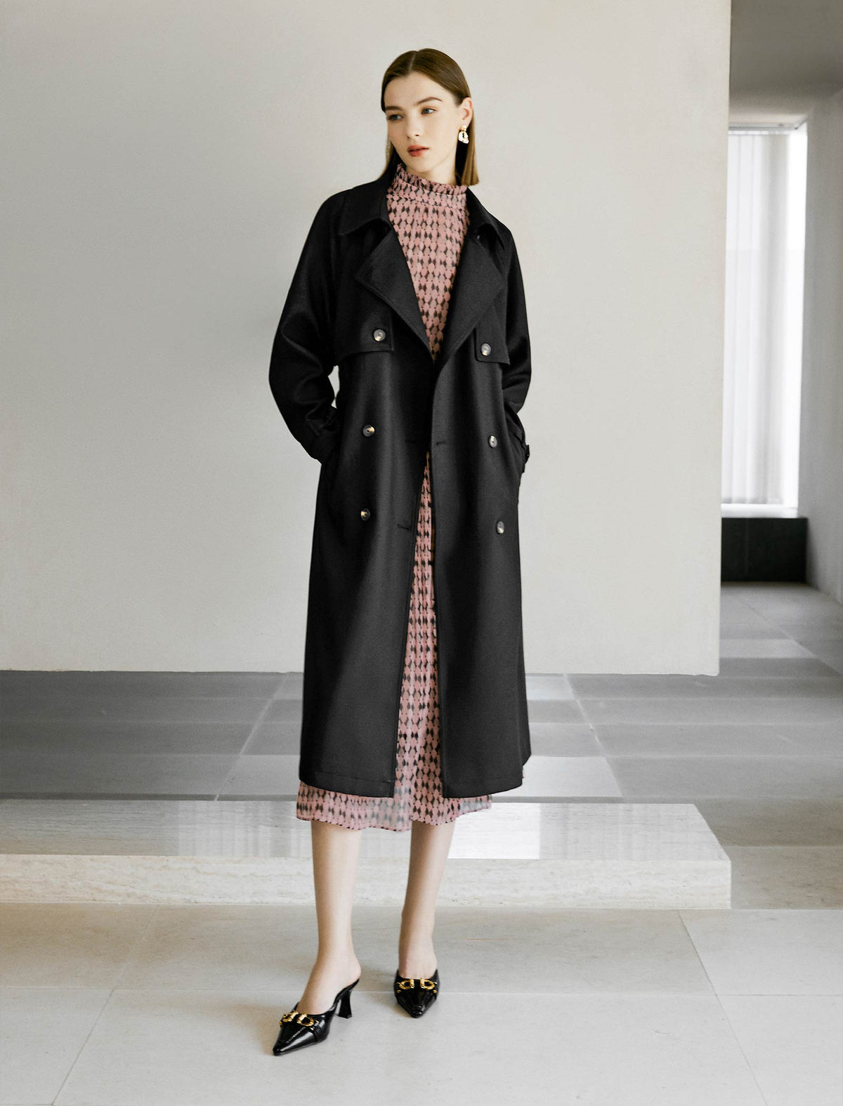 Geometric Print Ruffled Neckline Midi Dress