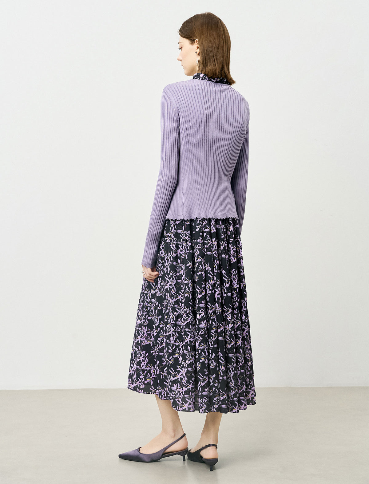 Scalloped Edge Ribbed Knit Cardigan