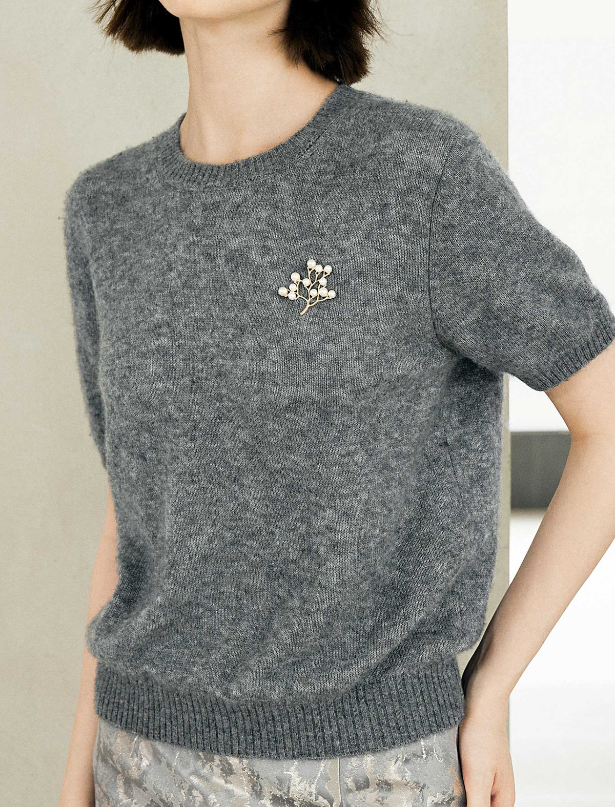 Wool Blend Pearl Brooch Short Sleeve Sweater