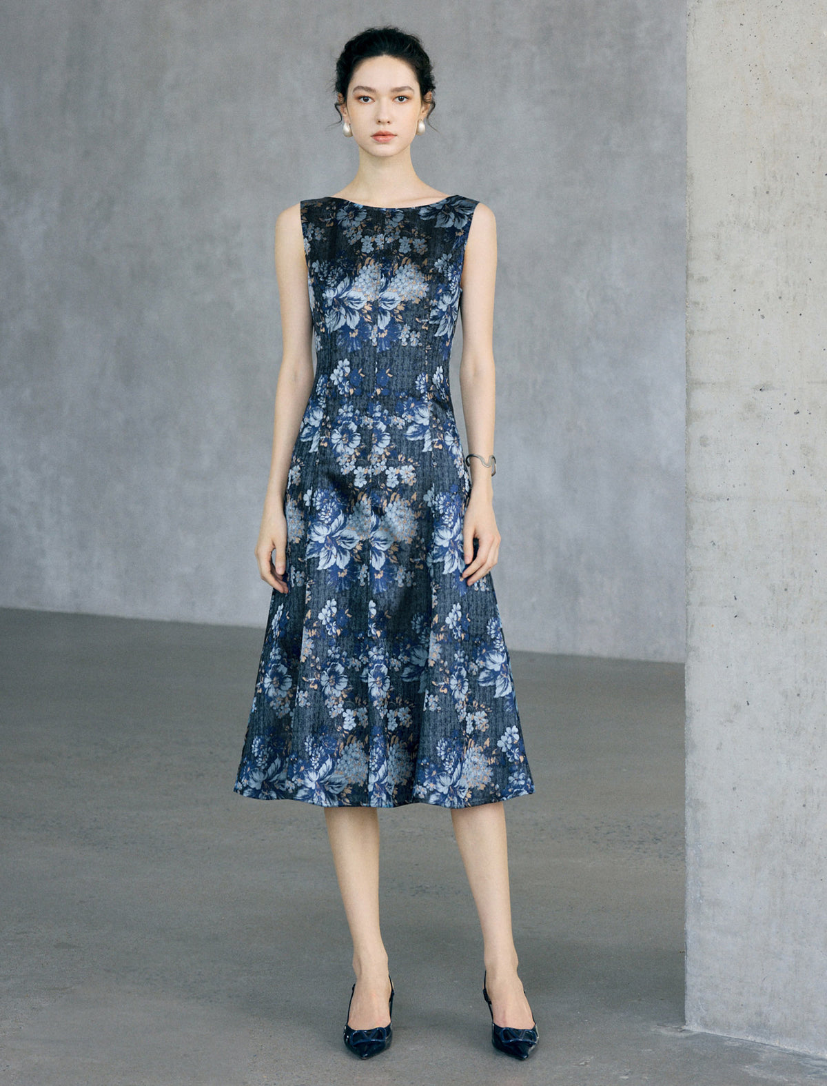Sleeveless Floral Print Fit-and-Flare Midi Dress
