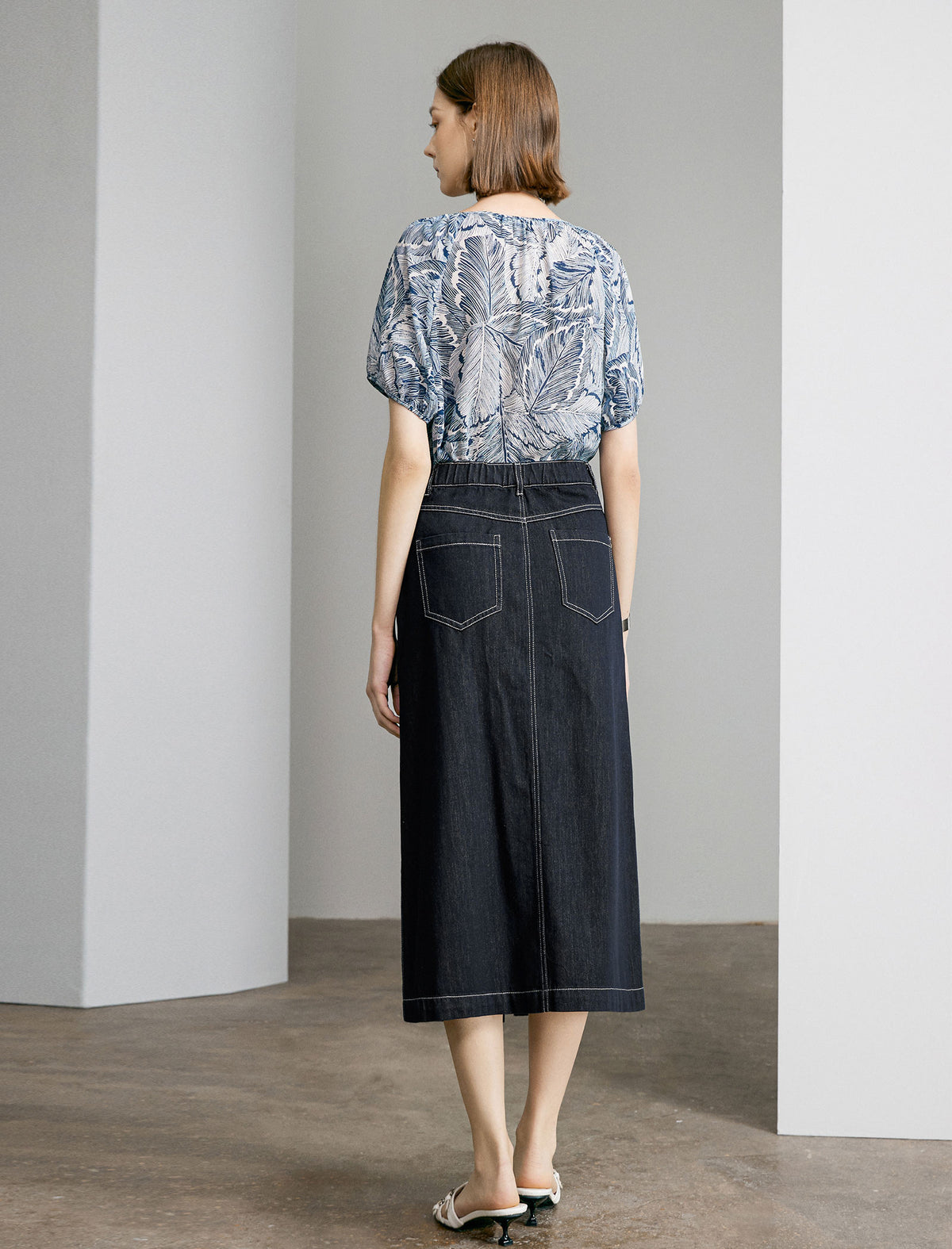 Leaf Print Tie Neck Puff Sleeve Top