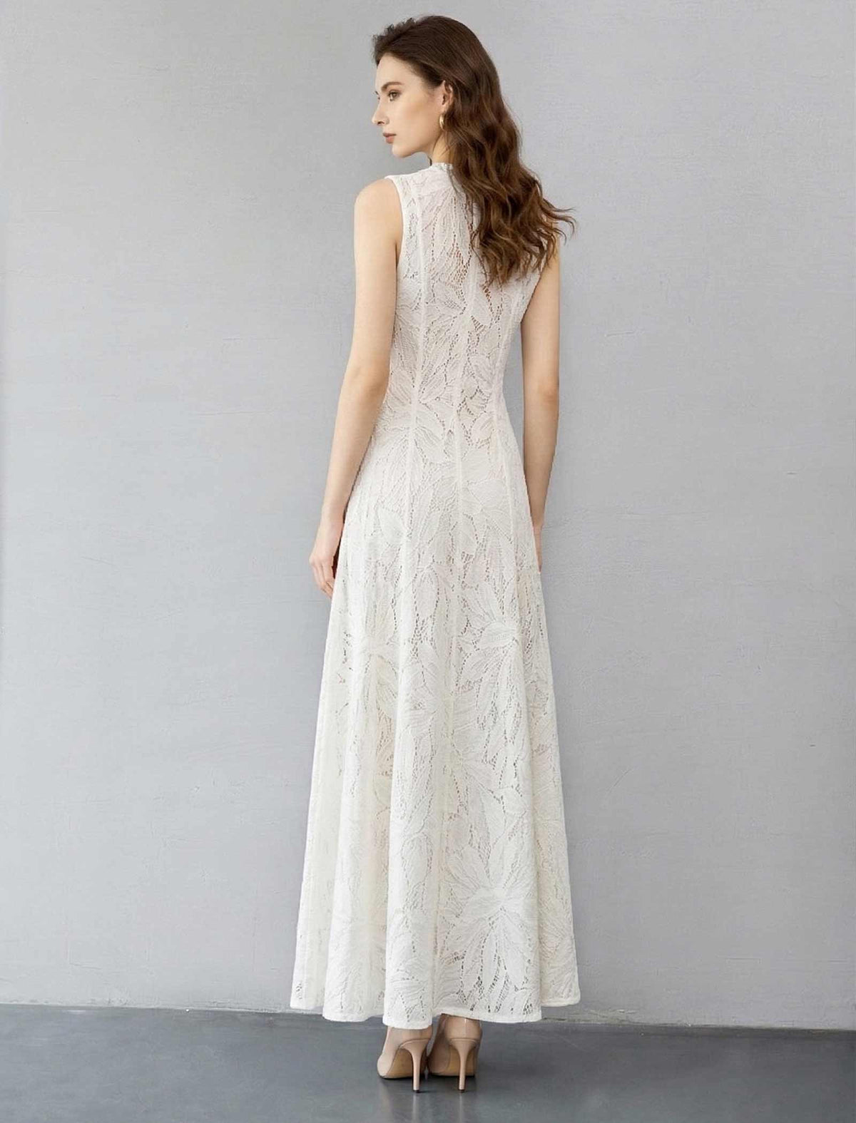 Exquisite Floral Lace Sleeveless Gown