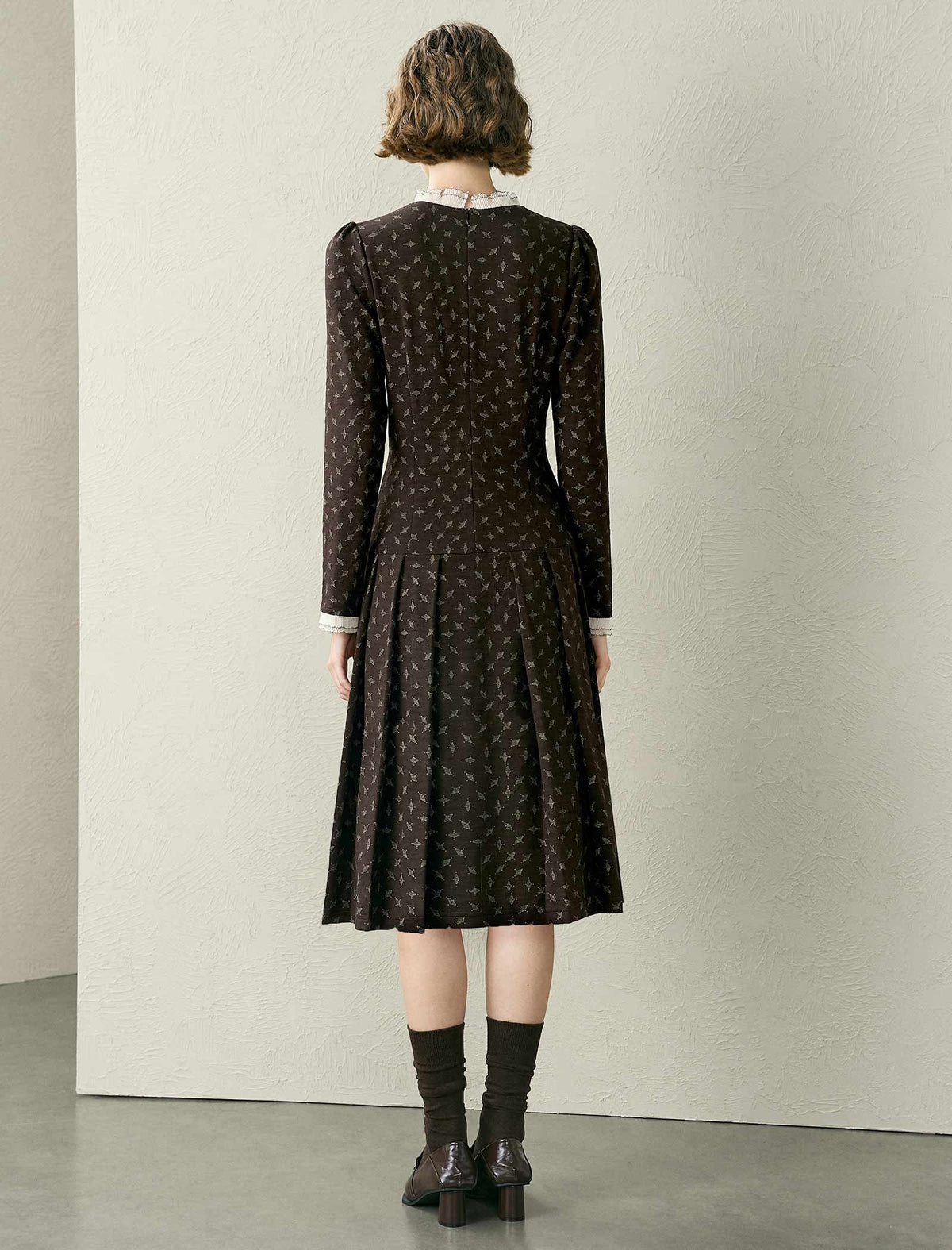 Floral Printed Lace Trim Pleated Mini Dress