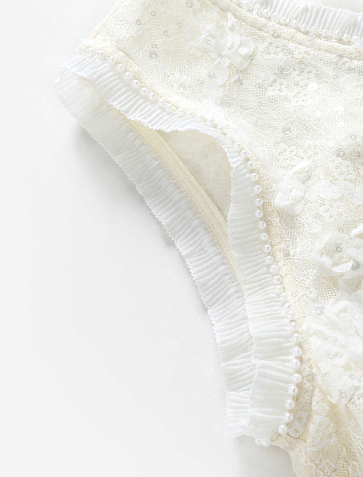 Cream Lace V-Neck Sleeveless Top