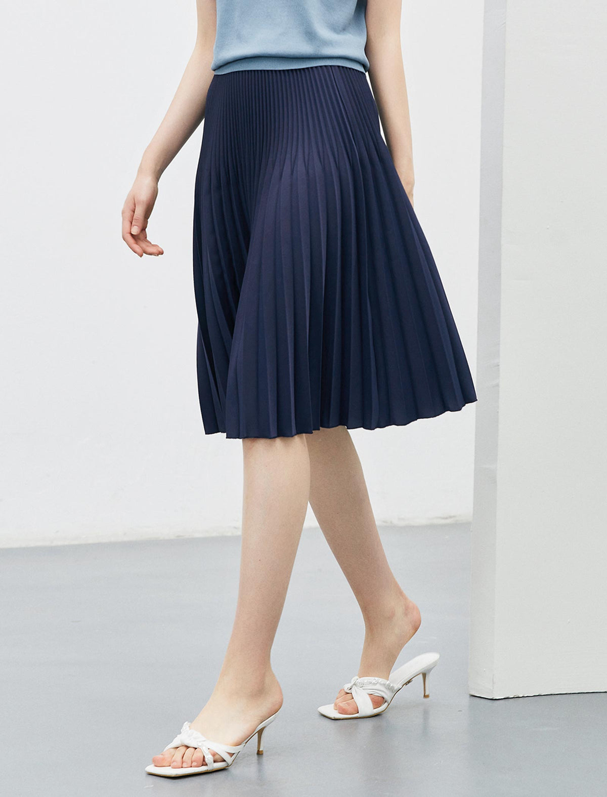 Solid Color Pleated A-Line Skirt