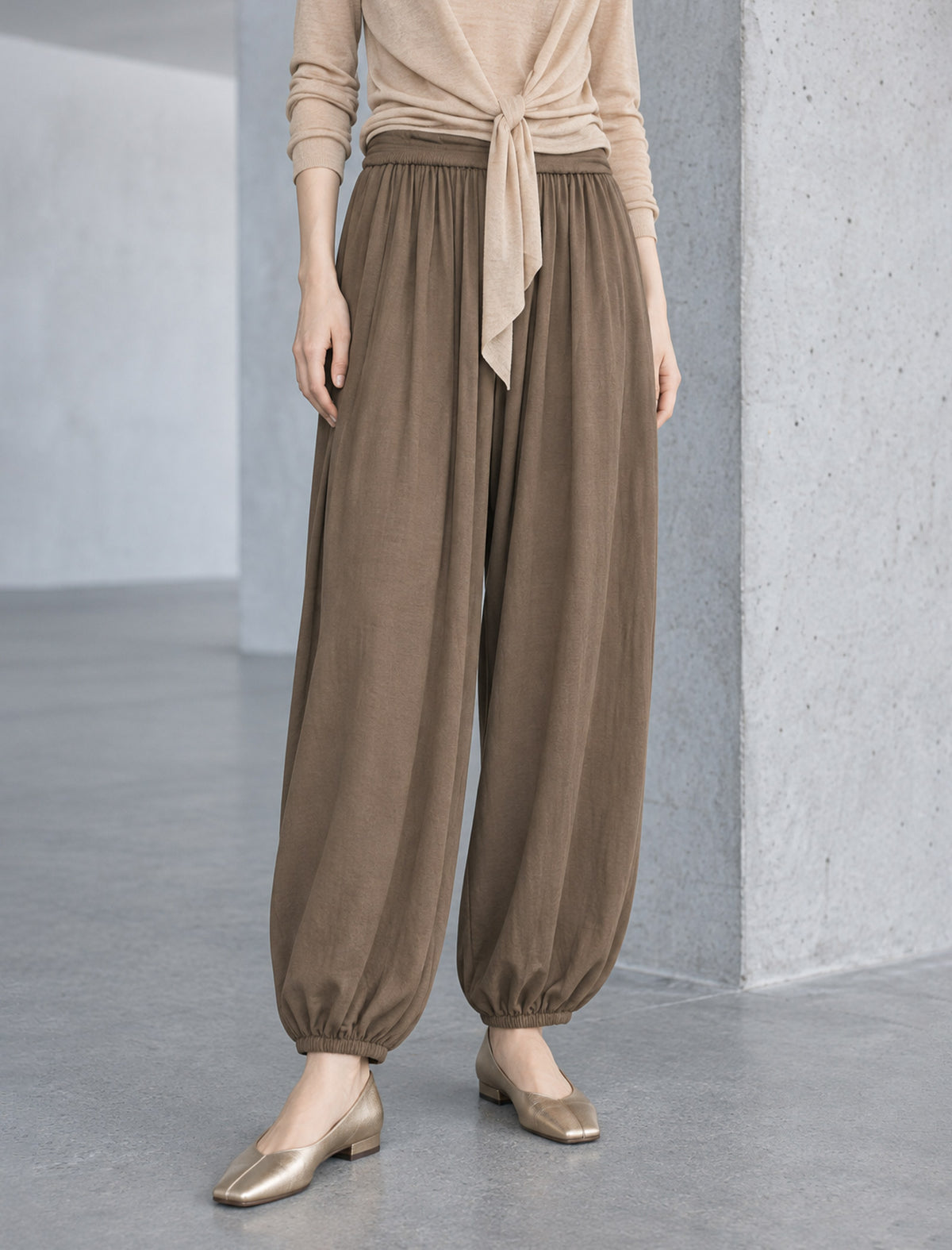 Draped Wool-Blend Ruched Waistband Lantern Pants
