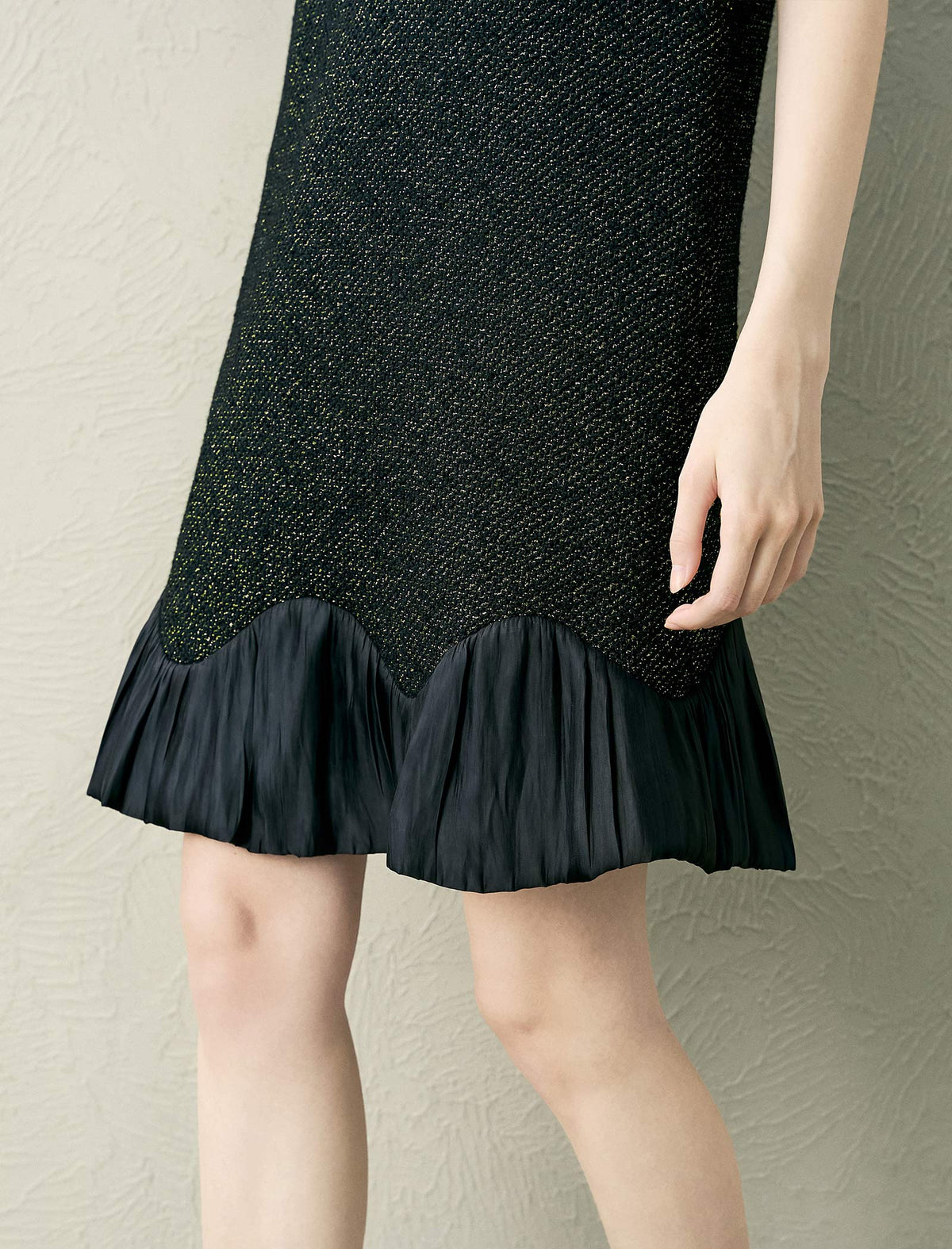 Black Tweed Wool-Blend Ruffle Hem Sleeveless Shift Dress