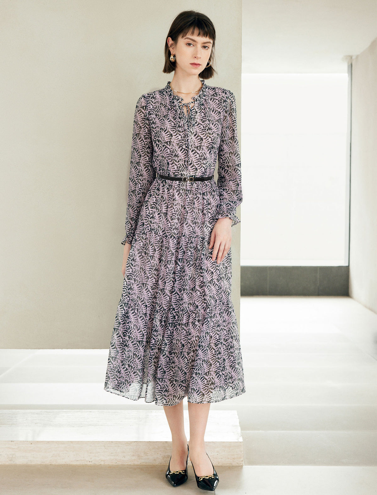 Vintage Floral Print Ruffle Detail Midi Dress