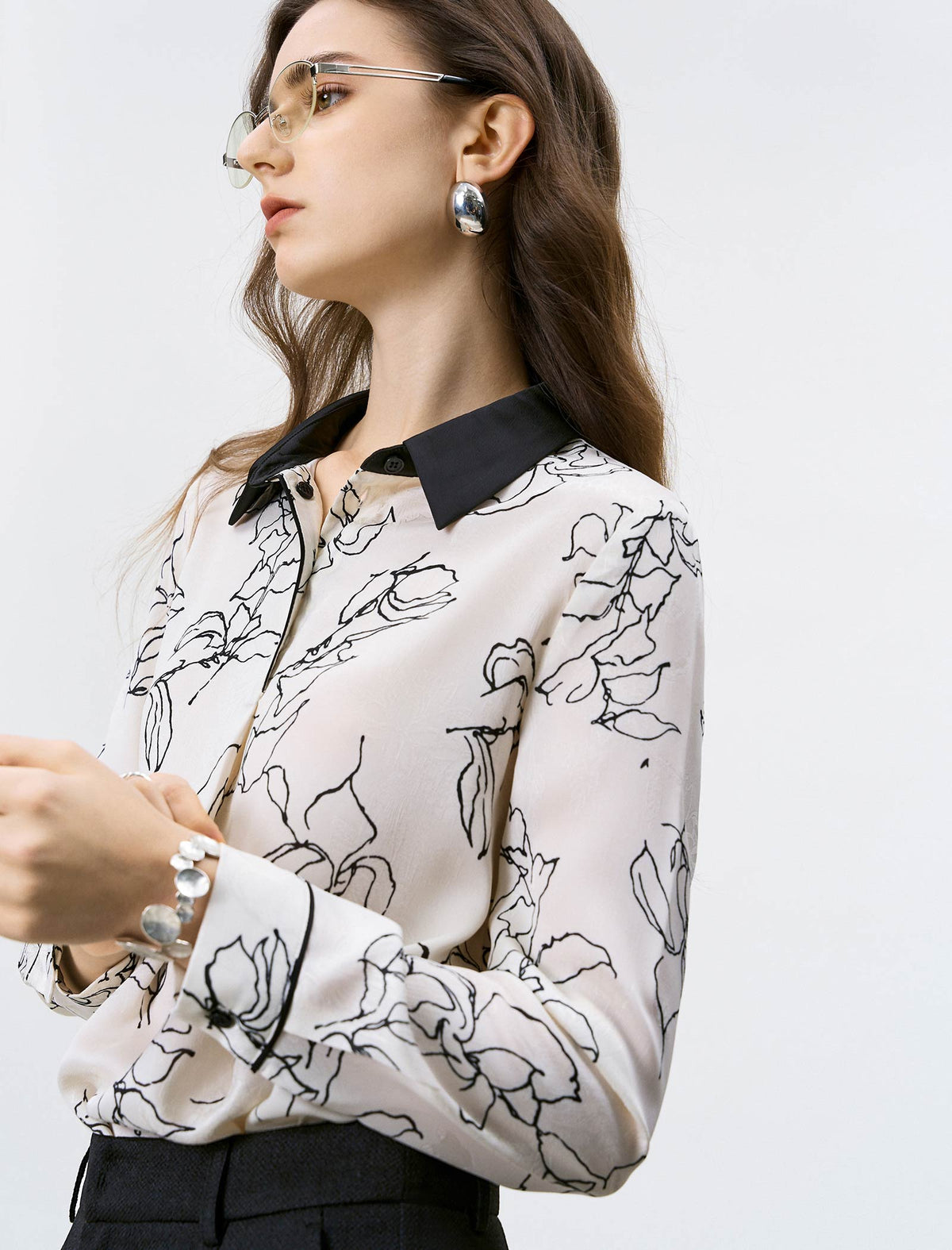 Abstract Line Art Contrast Collar Blouse