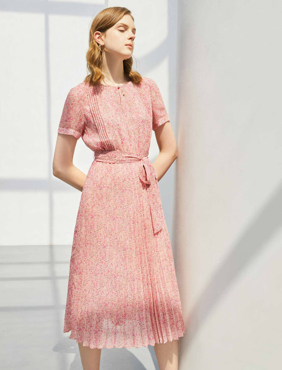 Elegant Short Sleeve Floral Chiffon Pleated Midi Dress