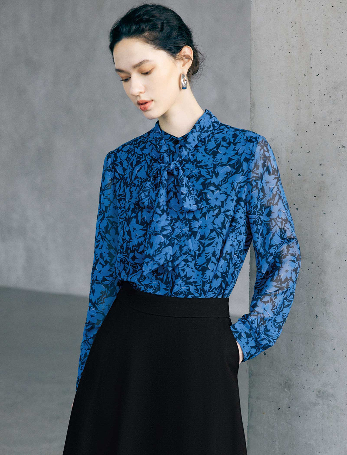 Blue Floral Print Tie Neck Long Sleeve Chiffon Blouse