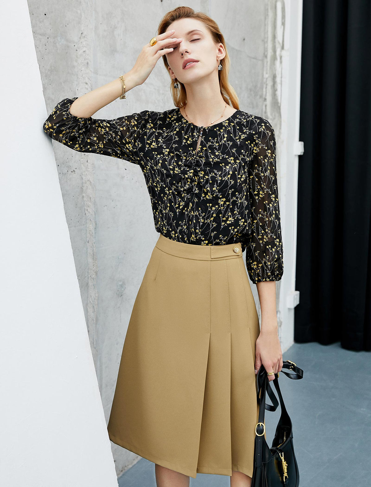 Asymmetric Solid Color Pleated Skirt