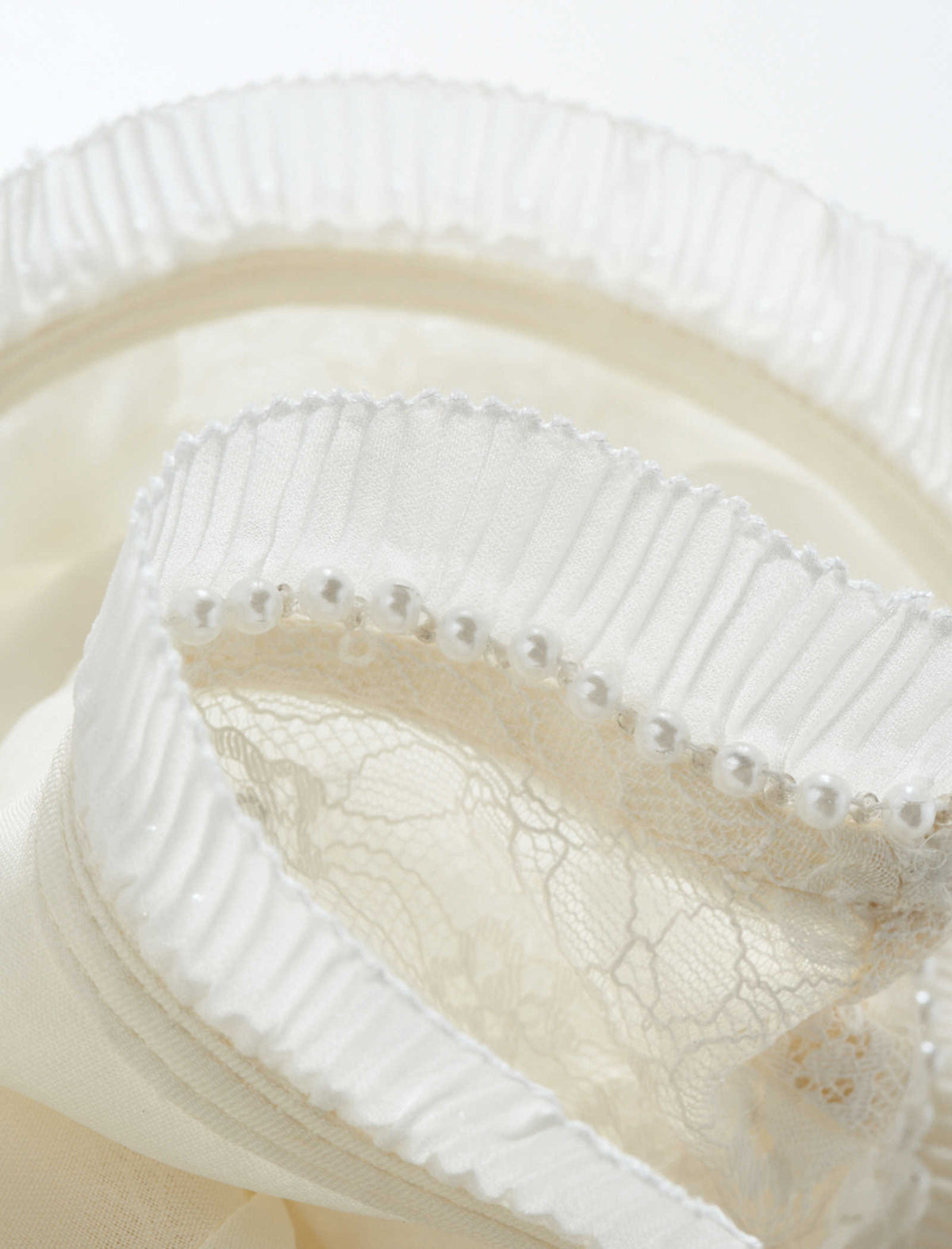 Cream Lace V-Neck Sleeveless Top