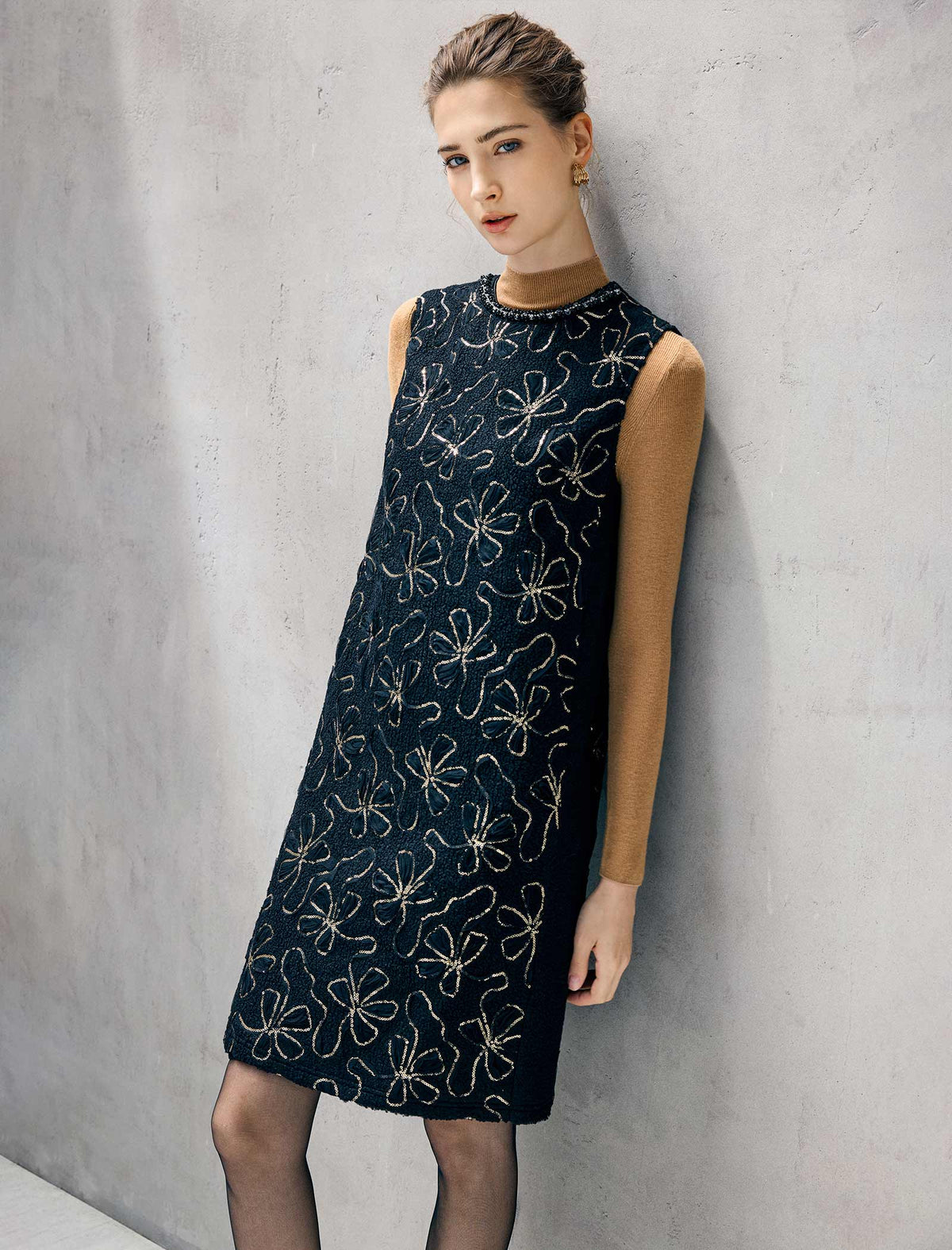 Beaded Neck 3D Floral Sleeveless Shift Dress