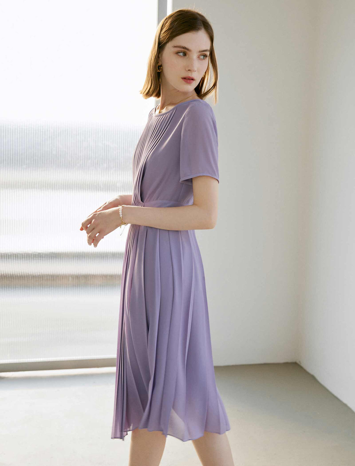 Short Sleeve Waist-Cinched Pleated Dress