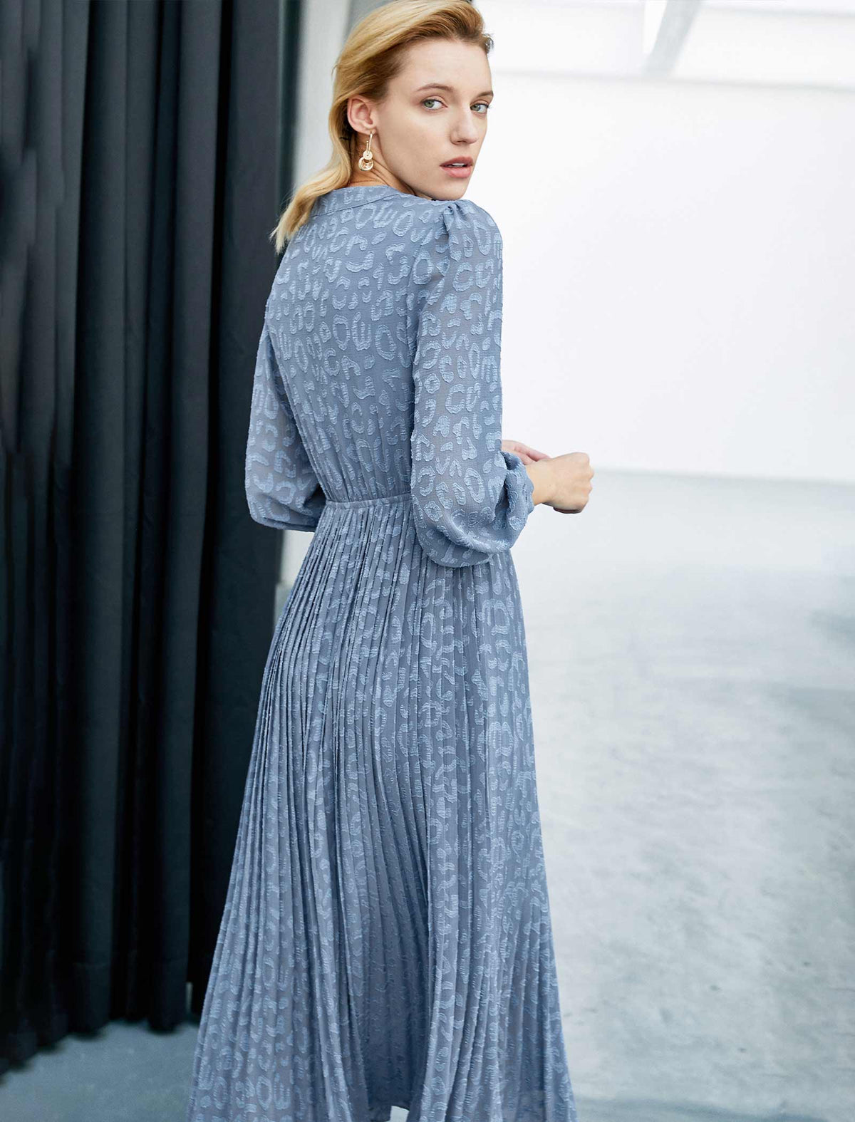 Mist Blue Embossed Leopard Shadow Pleated Dress