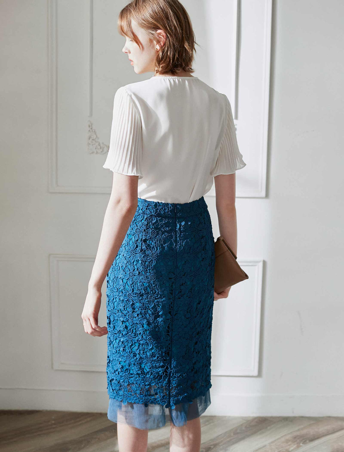 White V-Neck Short Sleeve Chiffon Top