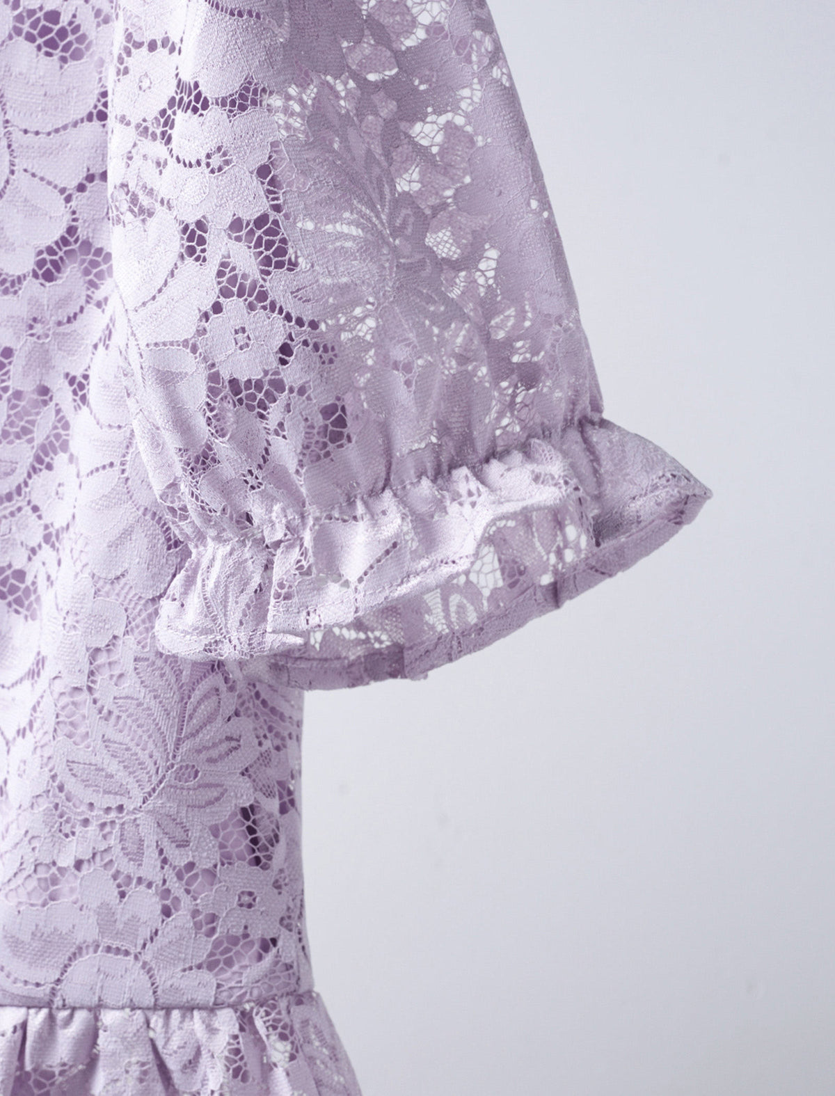 Lace V-Neck Ruffle Detail Puff Sleeve Top