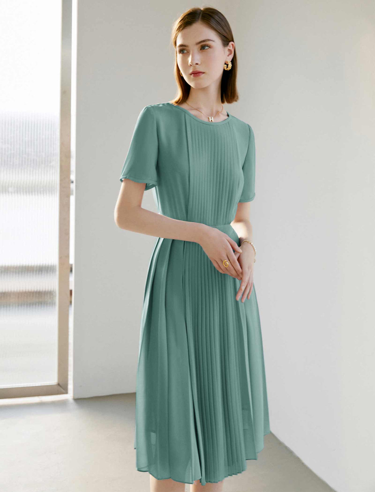Short Sleeve Waist-Cinched Pleated Dress