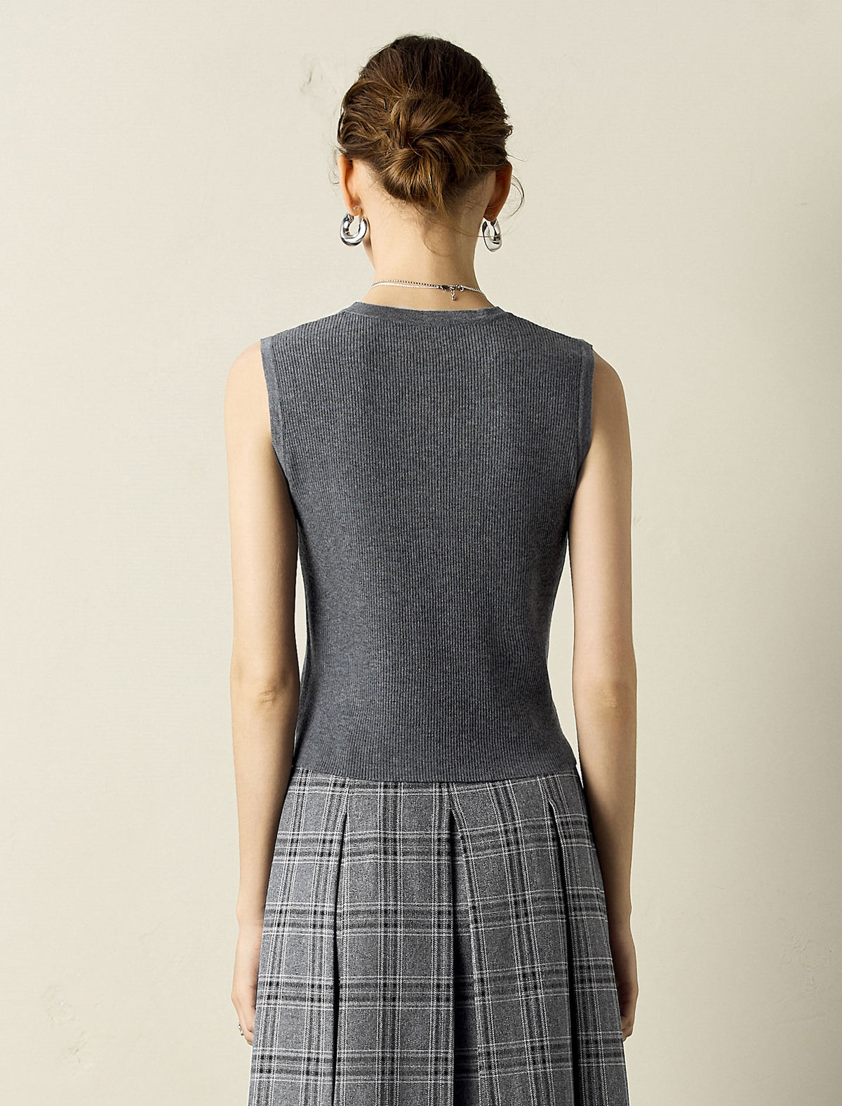 V-Neck Slim Fit Buttoned Knit Tank Top
