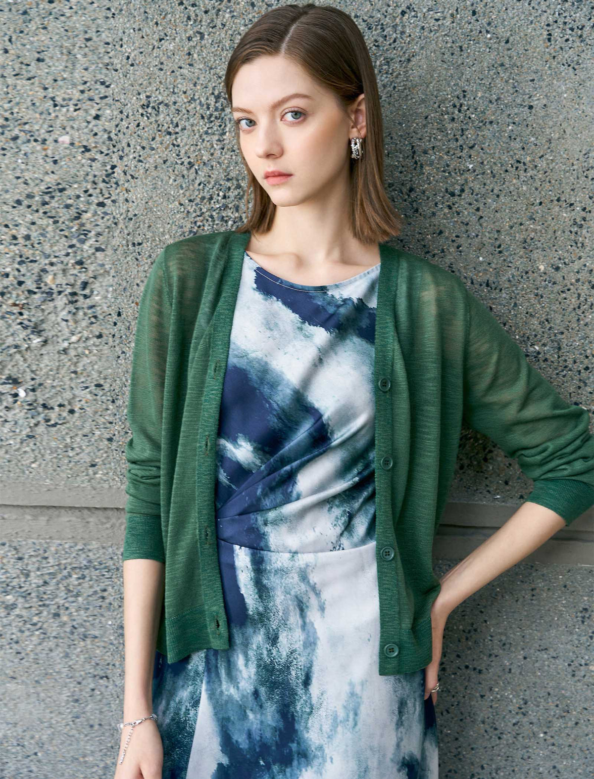 Lightweight Solid Color V-Neck Knit Cardigan