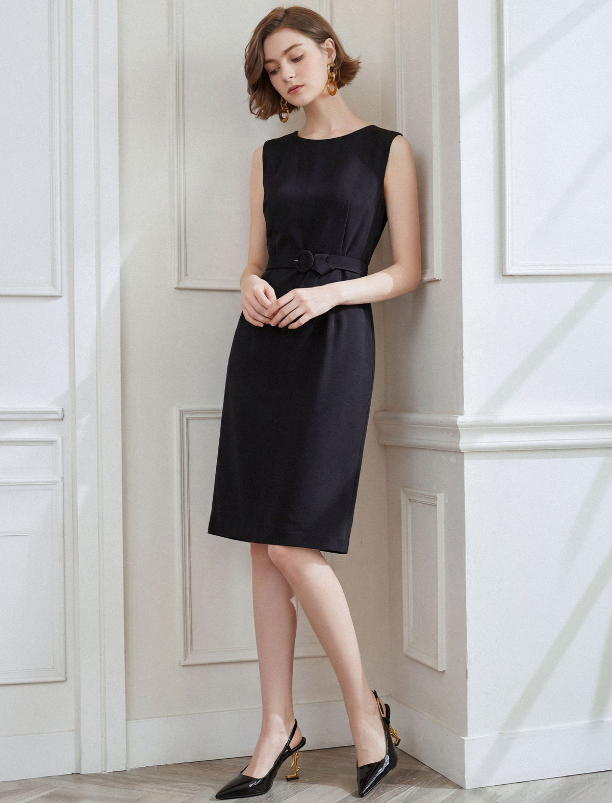 Solid Color Self-Belt Sleeveless Dress
