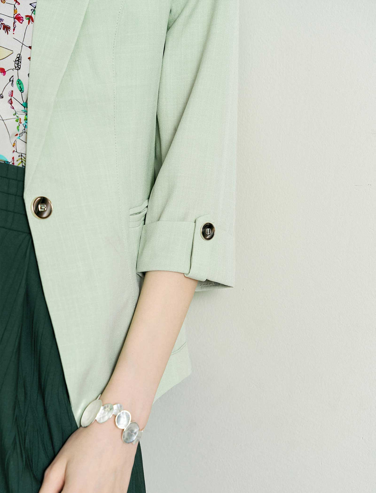 Light Sage 3/4 Sleeve Casual Blazer