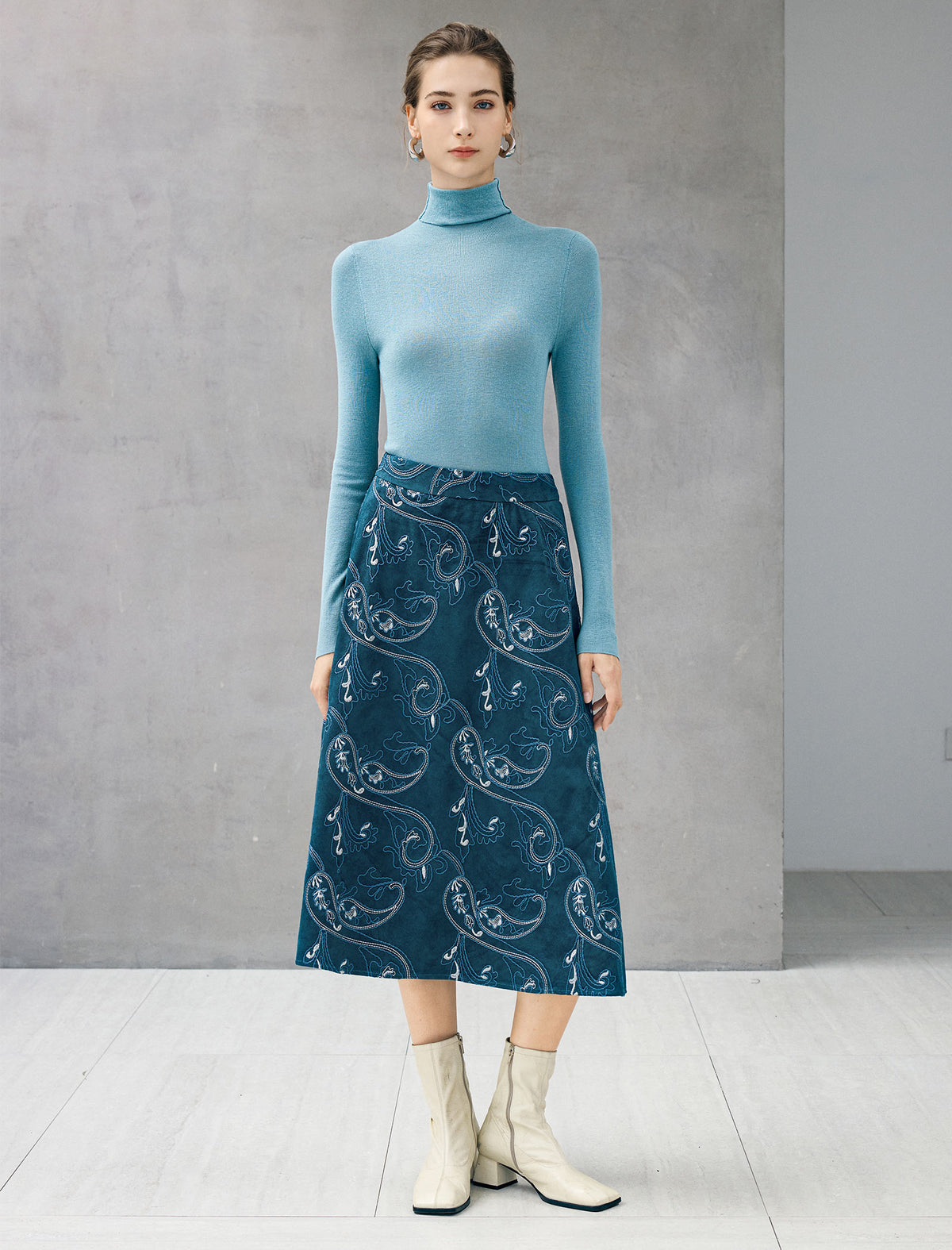 Embroidered Paisley High-Waist A-Line Midi Skirt