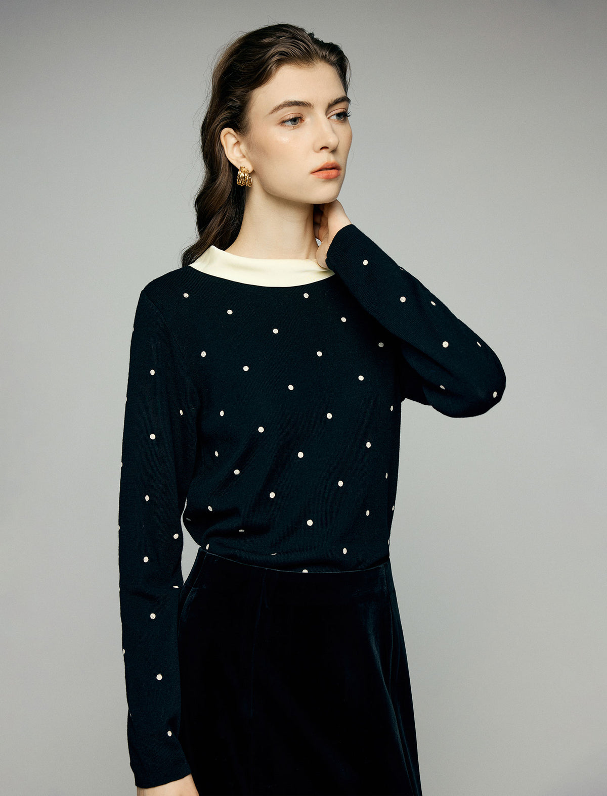Wool Blend Polka Dot Contrast-Collar Fitted Top