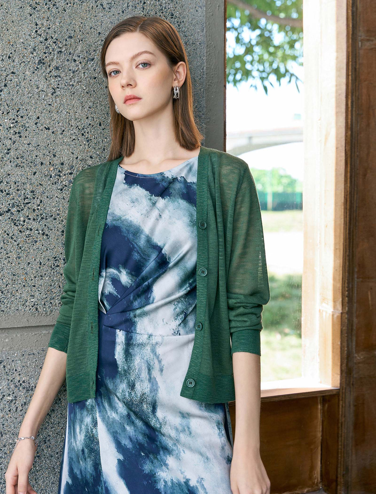 Lightweight Solid Color V-Neck Knit Cardigan