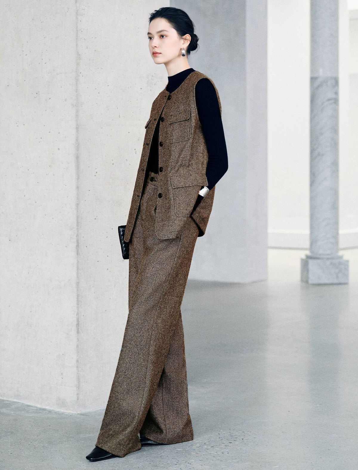Textured Button Front Sleeveless Utility Vest