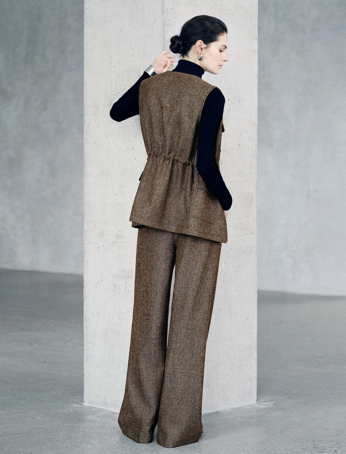 Textured Button Front Sleeveless Utility Vest