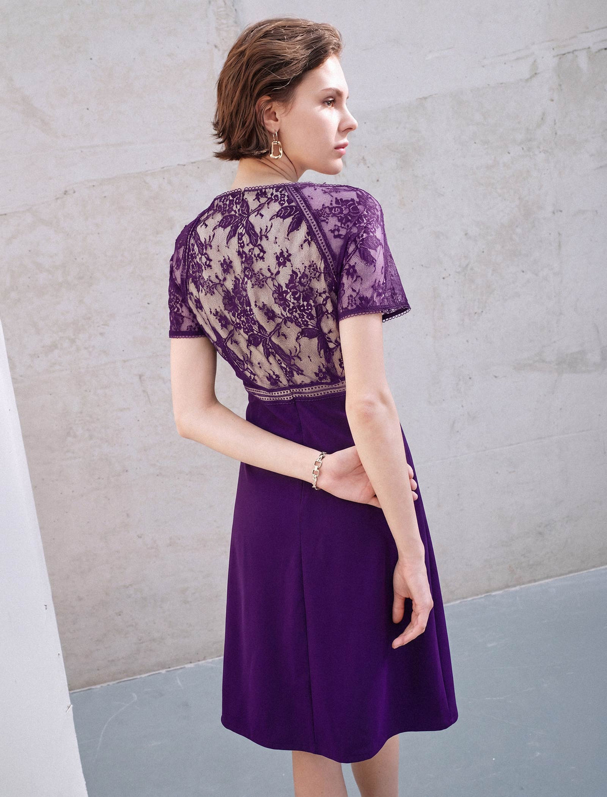 Lace Panel Waist-Cinched Fitted Dress