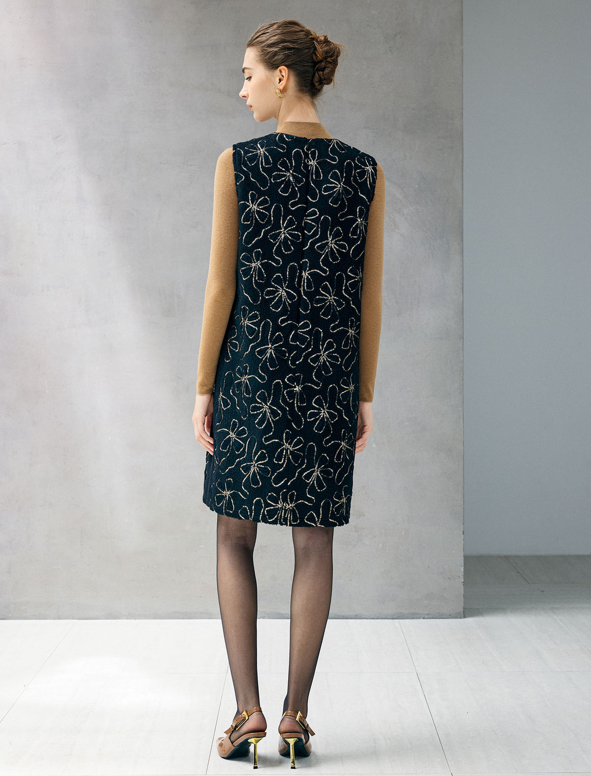 Beaded Neck 3D Floral Sleeveless Shift Dress