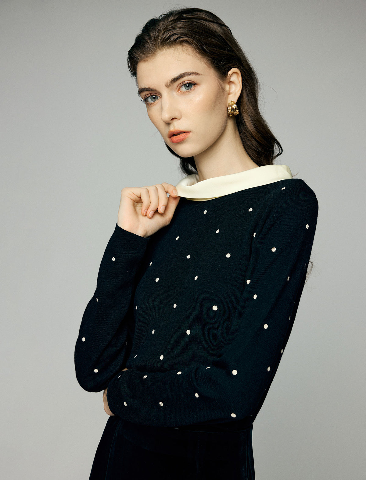Wool Blend Polka Dot Contrast-Collar Fitted Top