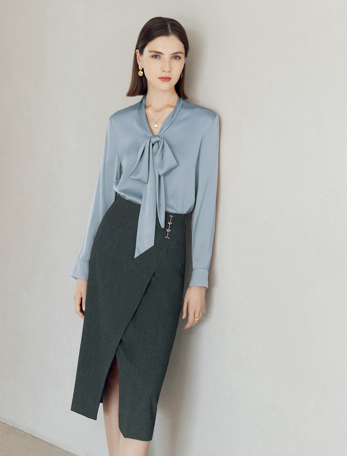 Mulberry Silk Bow Tie V-Neck Shirt