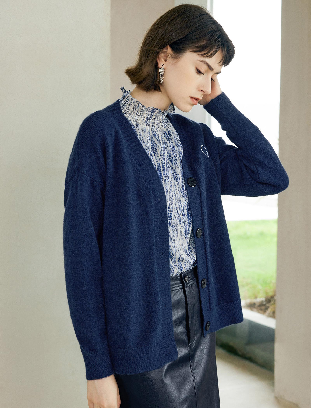 Heart Embroidered Round-Neck Button-Front nit Cardigan