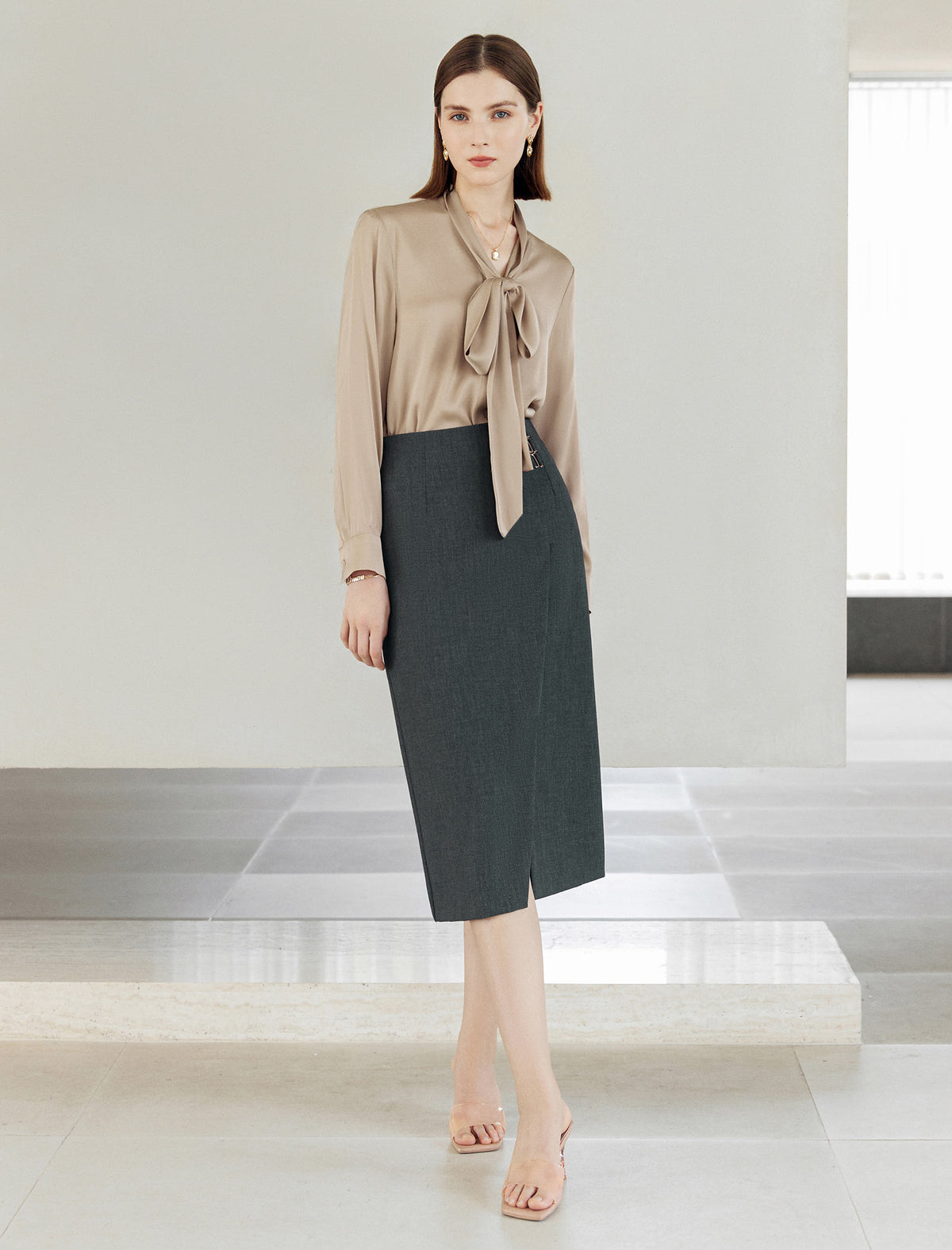 Mulberry Silk Bow Tie V-Neck Shirt