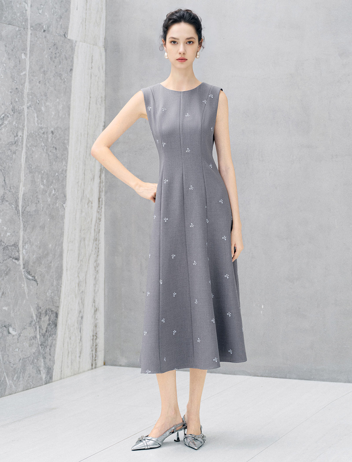 Bow Embroidery Sleeveless Midi Dress