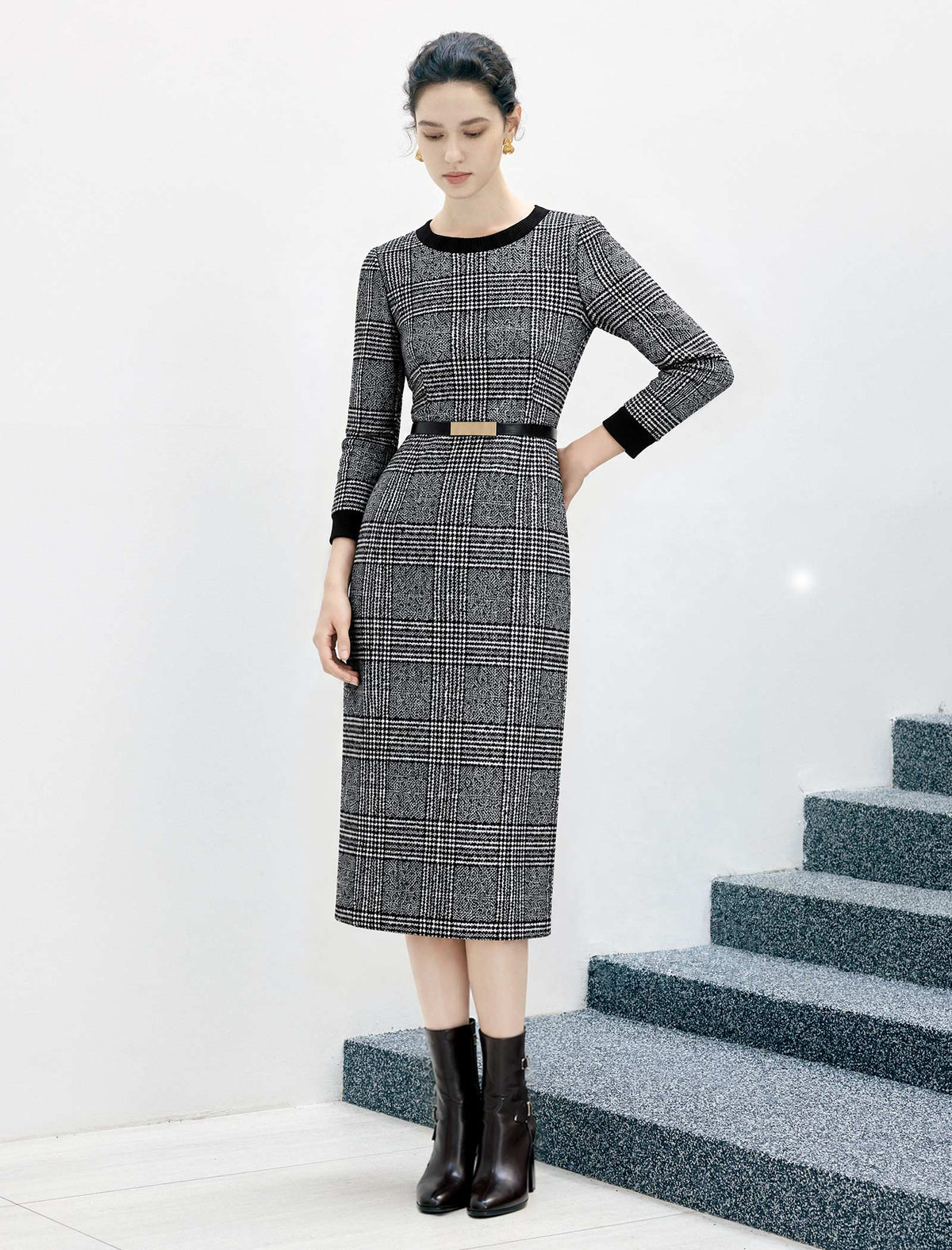 Ribbed Crewneck Long Sleeve Fitted Midi Dress