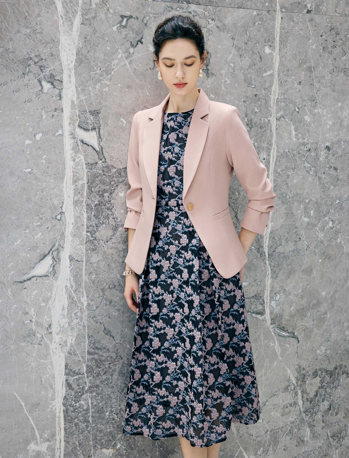 Single Gold Button Fitted Short Blazer