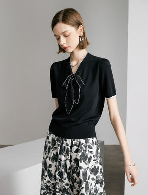 Contrast Bow V-Neck Knit Top