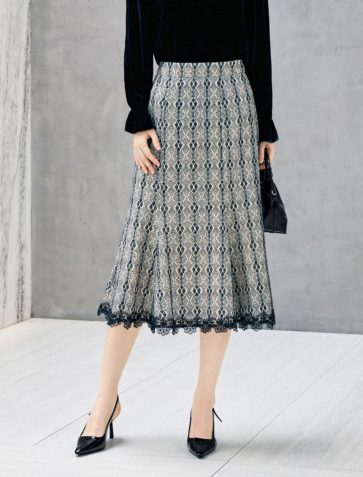 Lace Scalloped Hem Midi Skirt
